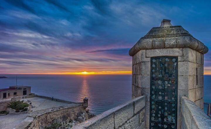 Charming Apartment In Alicante Near The Sea & City Center Extérieur photo